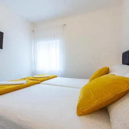 Elegant, Cozy Near Split Apartment Kastela
